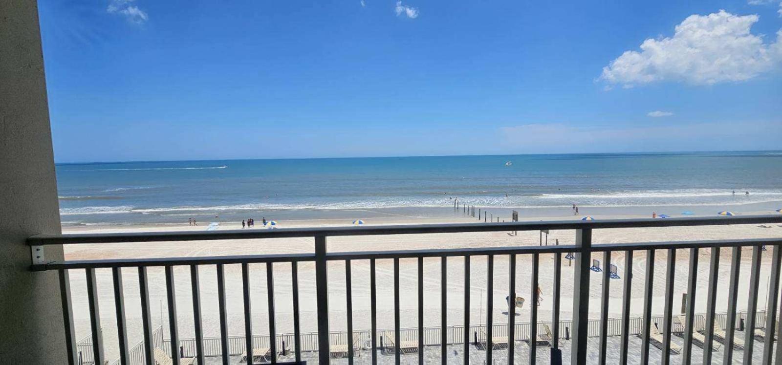 Appartement Ocean Breeze - Direct Ocean Front-Pool Is Open à Daytona Beach Extérieur photo
