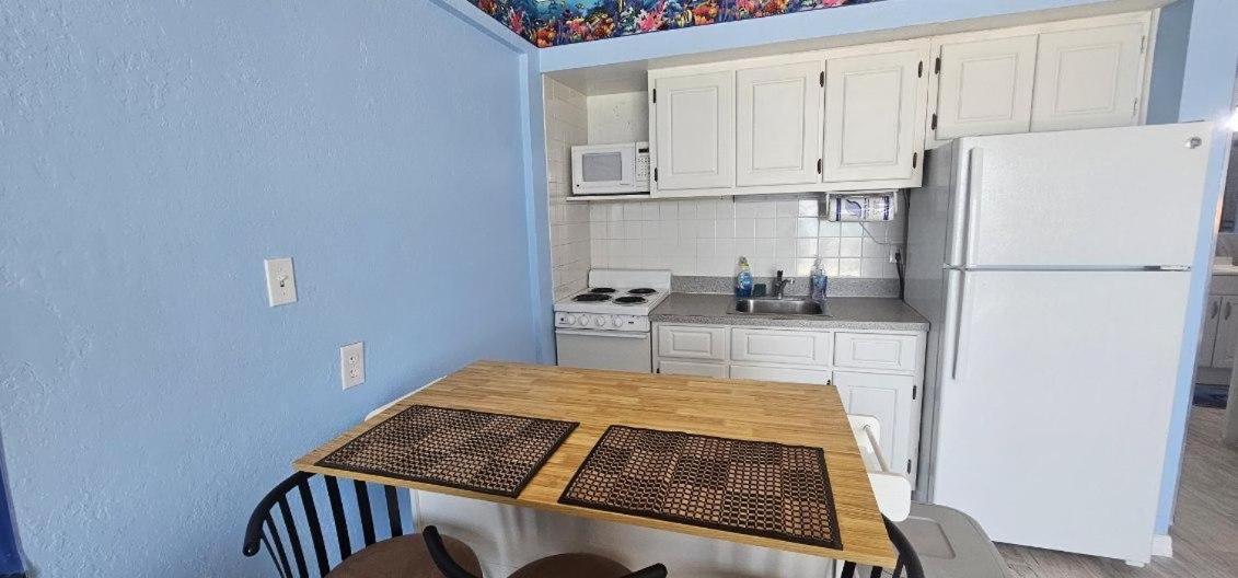 Appartement Ocean Breeze - Direct Ocean Front-Pool Is Open à Daytona Beach Extérieur photo