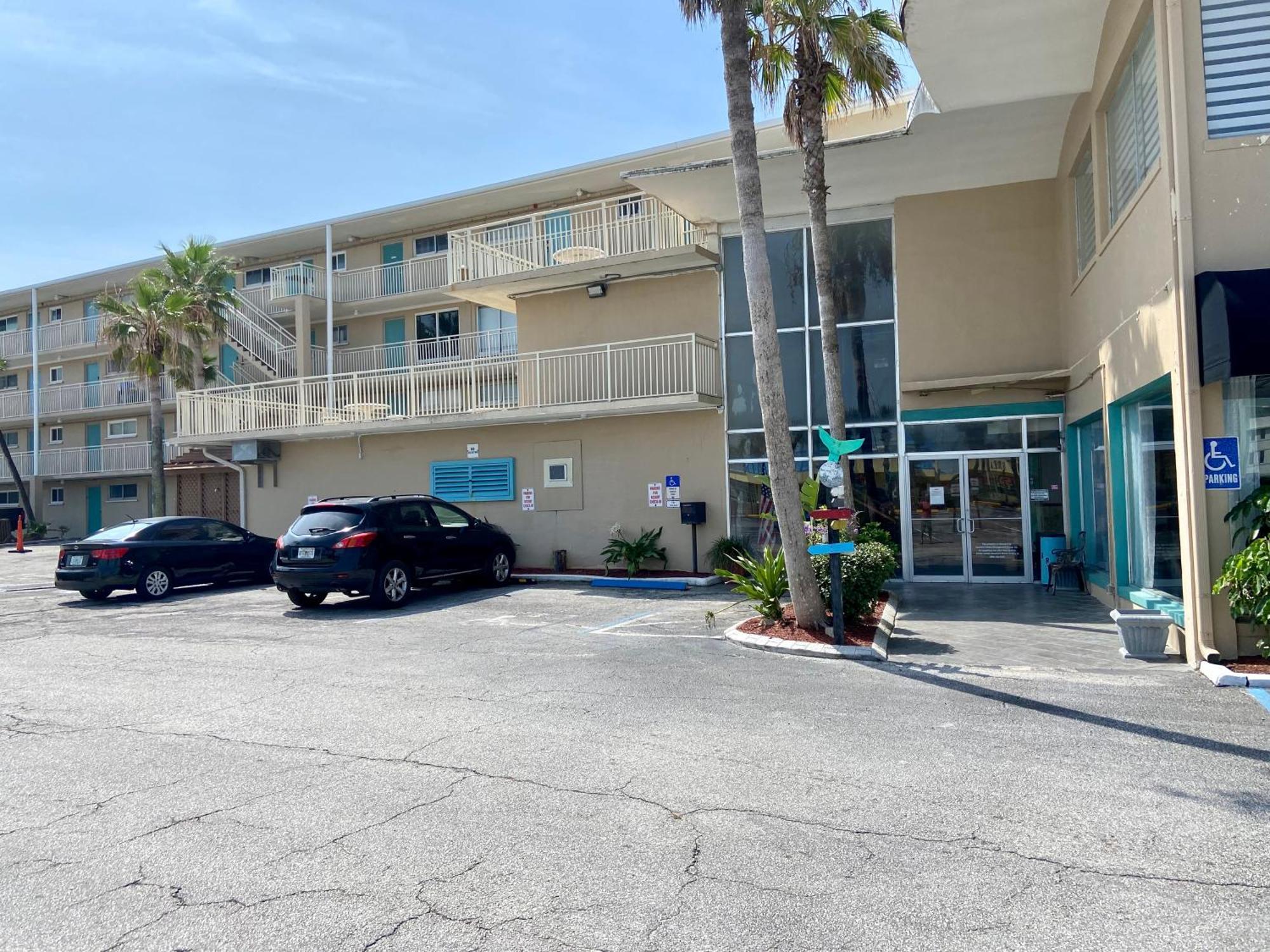 Appartement Ocean Breeze - Direct Ocean Front-Pool Is Open à Daytona Beach Extérieur photo